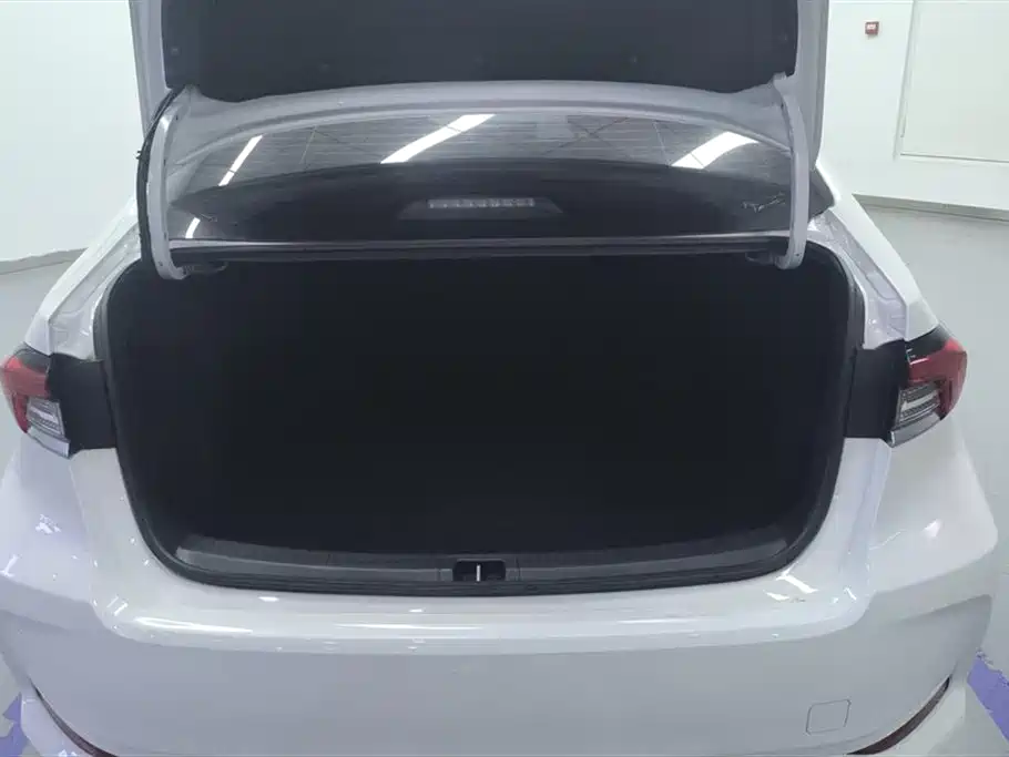Toyota Corolla 2023 1.8L Smart Hybrid Dual Engine Elite Edition фото 4