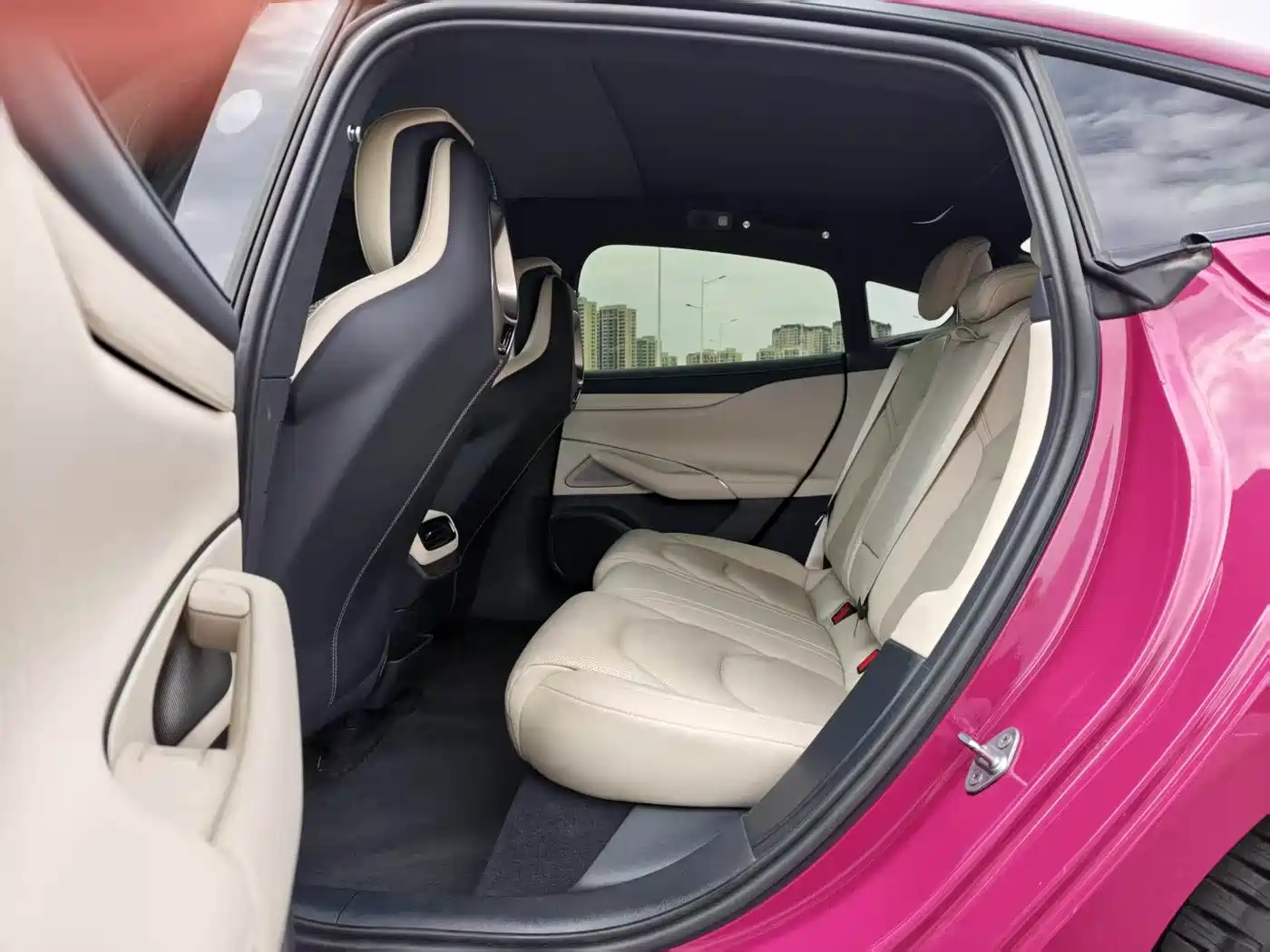 Xiaomi Auto Xiaomi SU7 2024 AWD Extended Range Advanced Smart Driving Max Edition фото 6