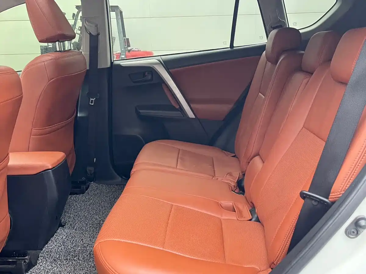 Toyota RAV4 Rongfang 2016 2.0L CVT 2WD Trend (China V) фото 17