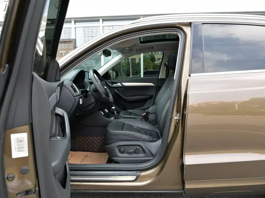 Audi Q3 2015 35 TFSI quattro Technology фото 4