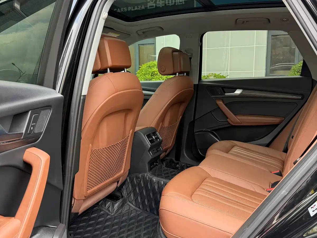 Audi Q5L 2022 40T Luxury Elegance фото 9