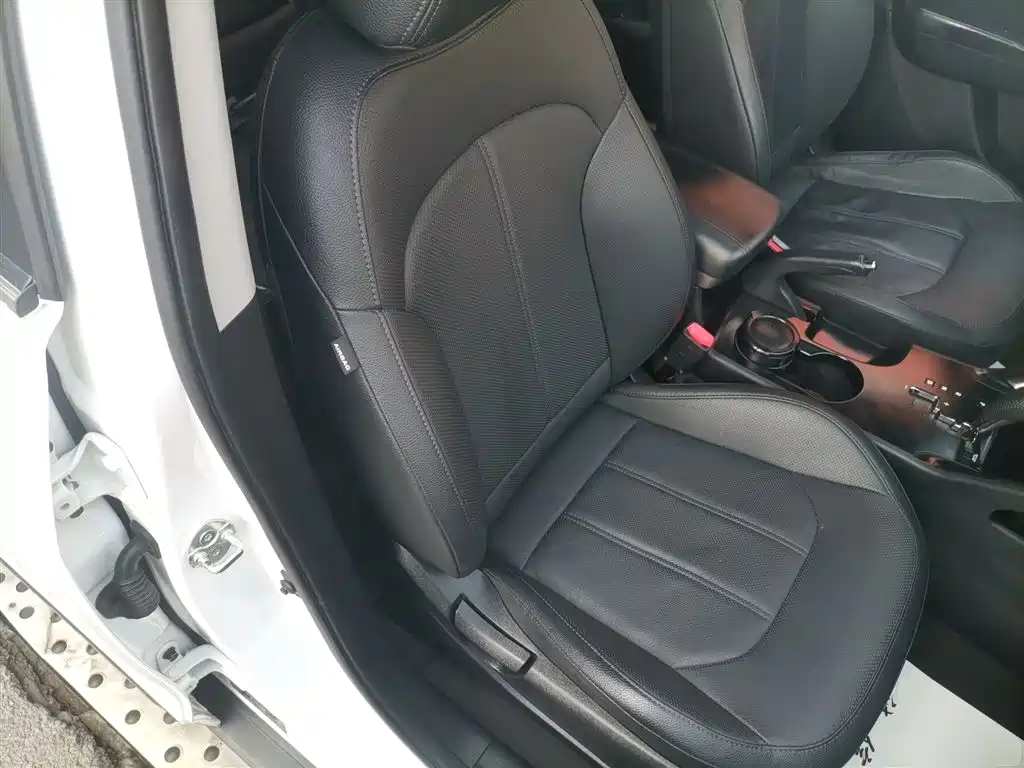 Hyundai Beijing Hyundai ix35 2015 2.0L Automatic 2WD Smart Type China IV фото 20