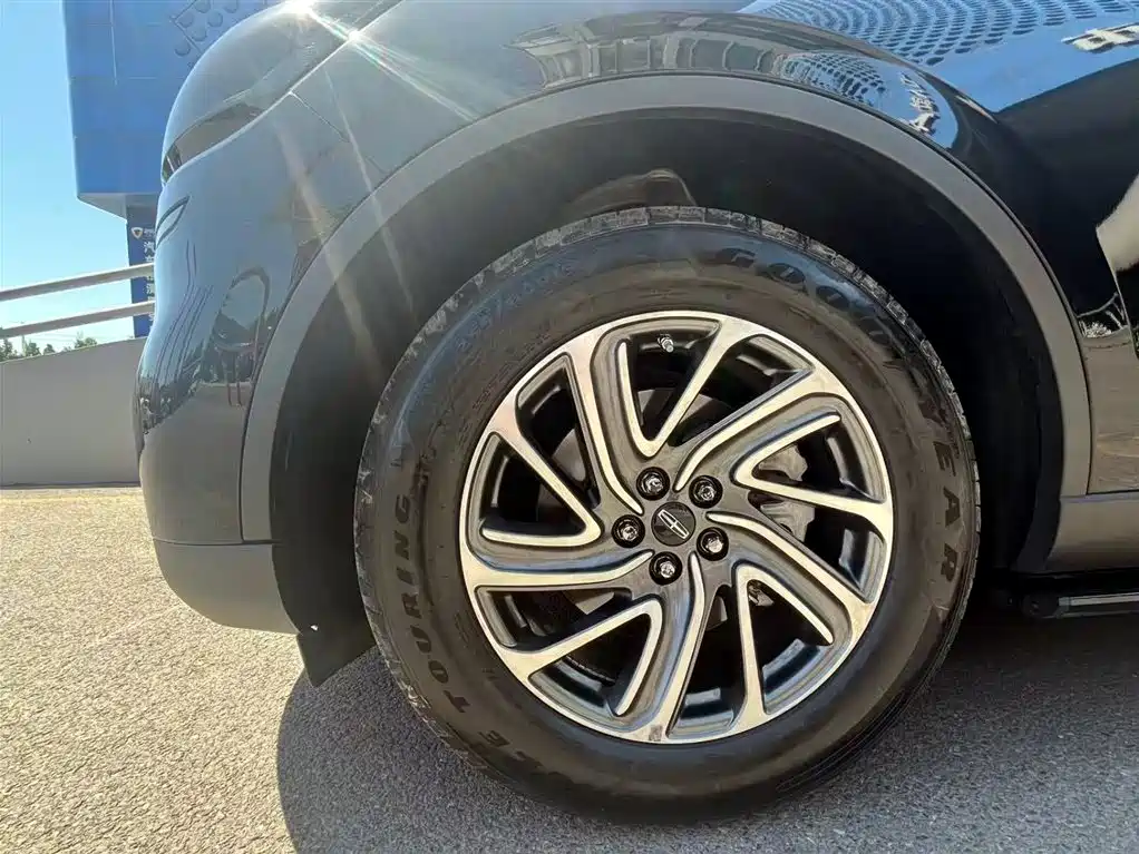 Lincoln Aviator 2023 3.0T V6 AWD Premium Cruise Edition 6-Seater фото 6