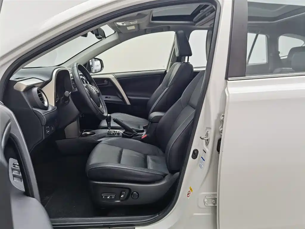 Toyota RAV4 Rongfang 2015 2.5L Automatic 4WD Elite Edition фото 10