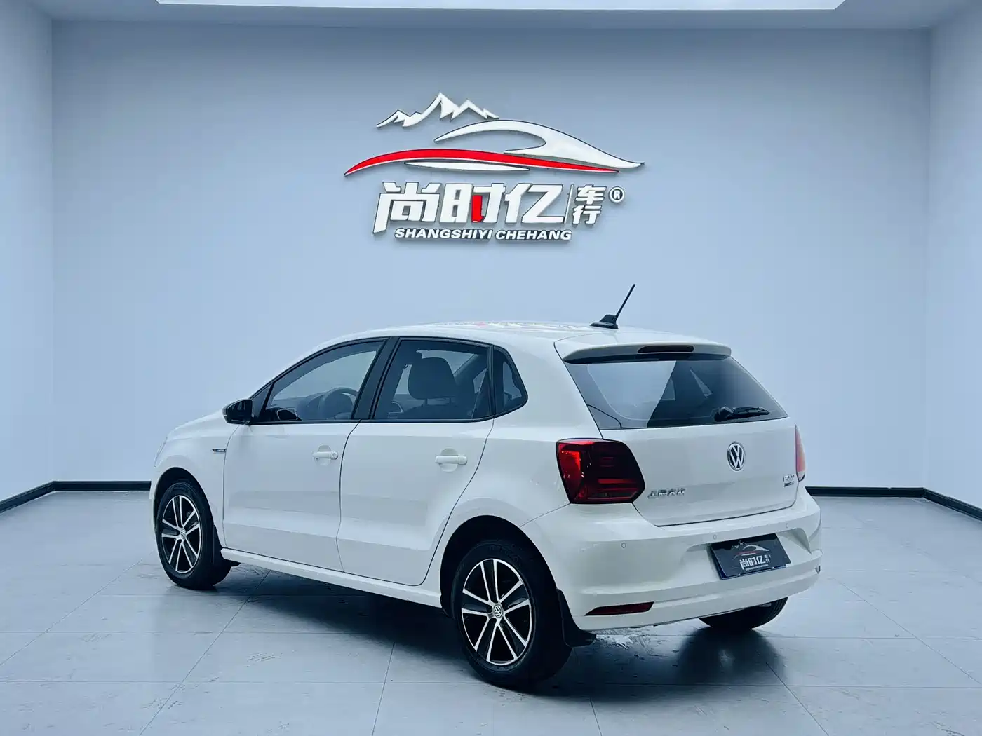 Volkswagen Polo 2014 1.6L Automatic 30th Anniversary Edition фото 4
