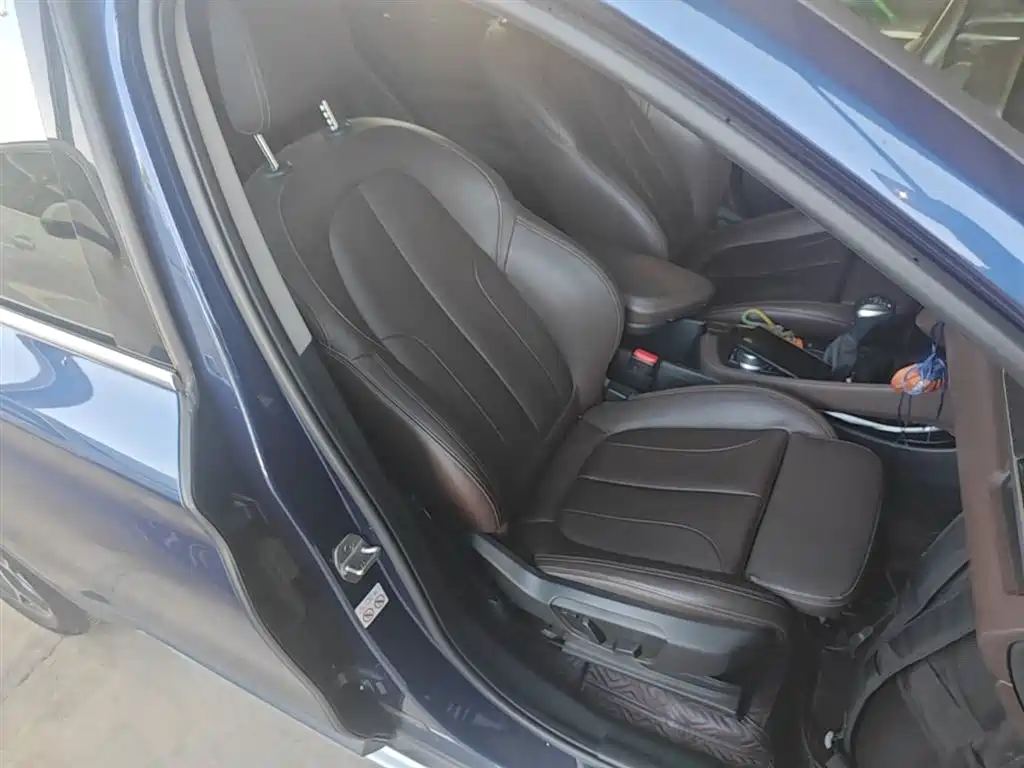 BMW X1 2018 xDrive20Li Premium Model фото 25