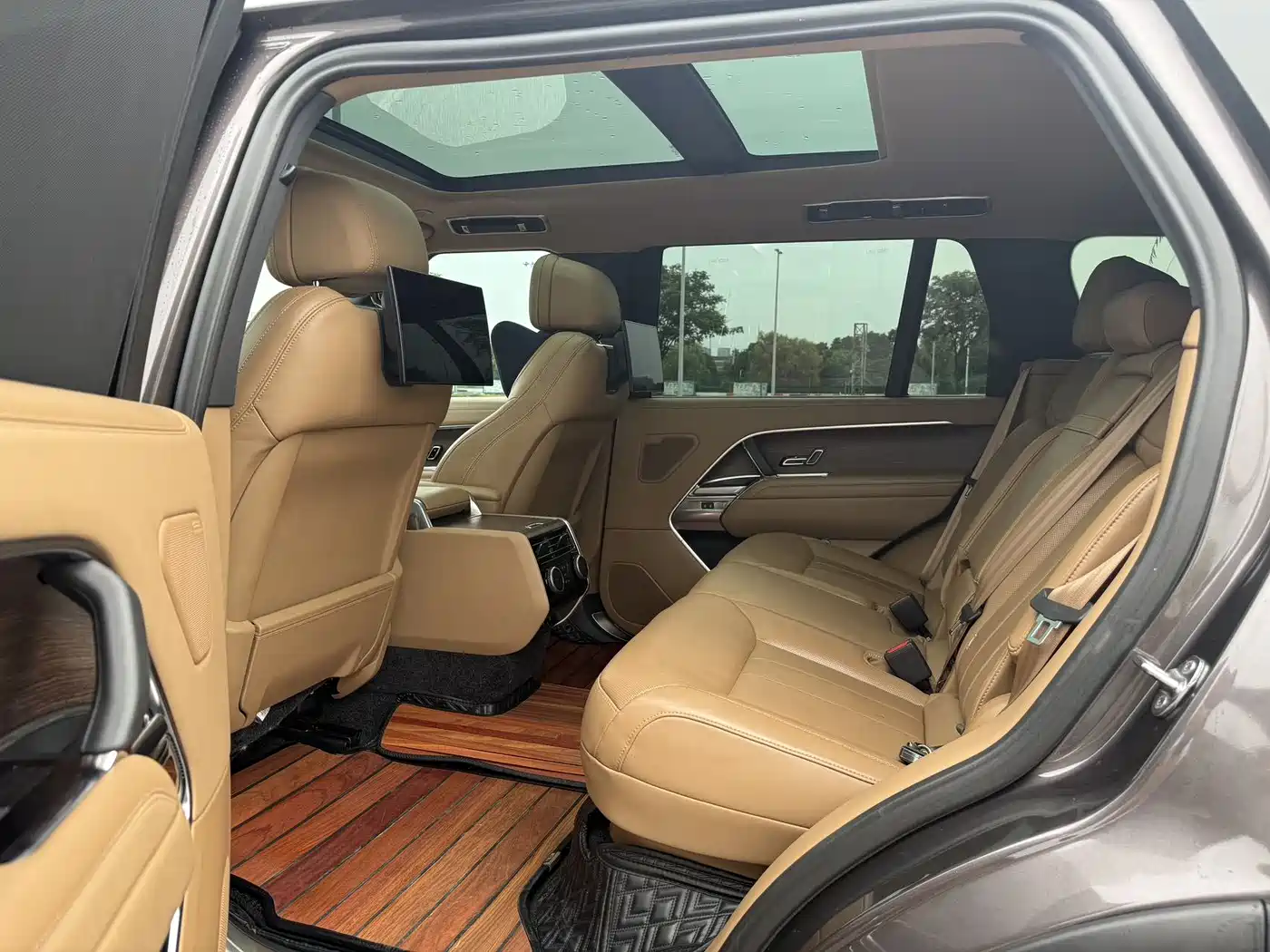 Land Rover Range Rover 2023 3.0 L6 400PS Genesis Extended Version фото 12