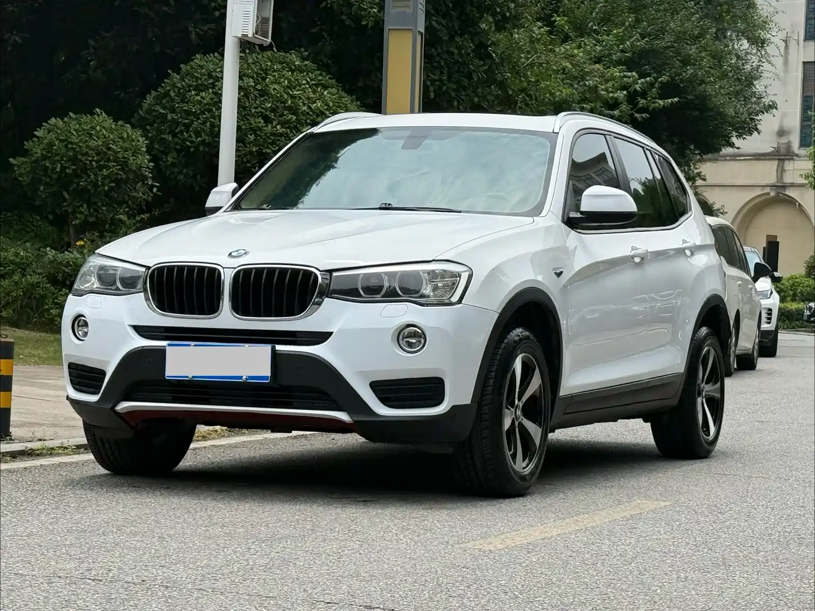 Photo 2 - BMW X3 (Import)