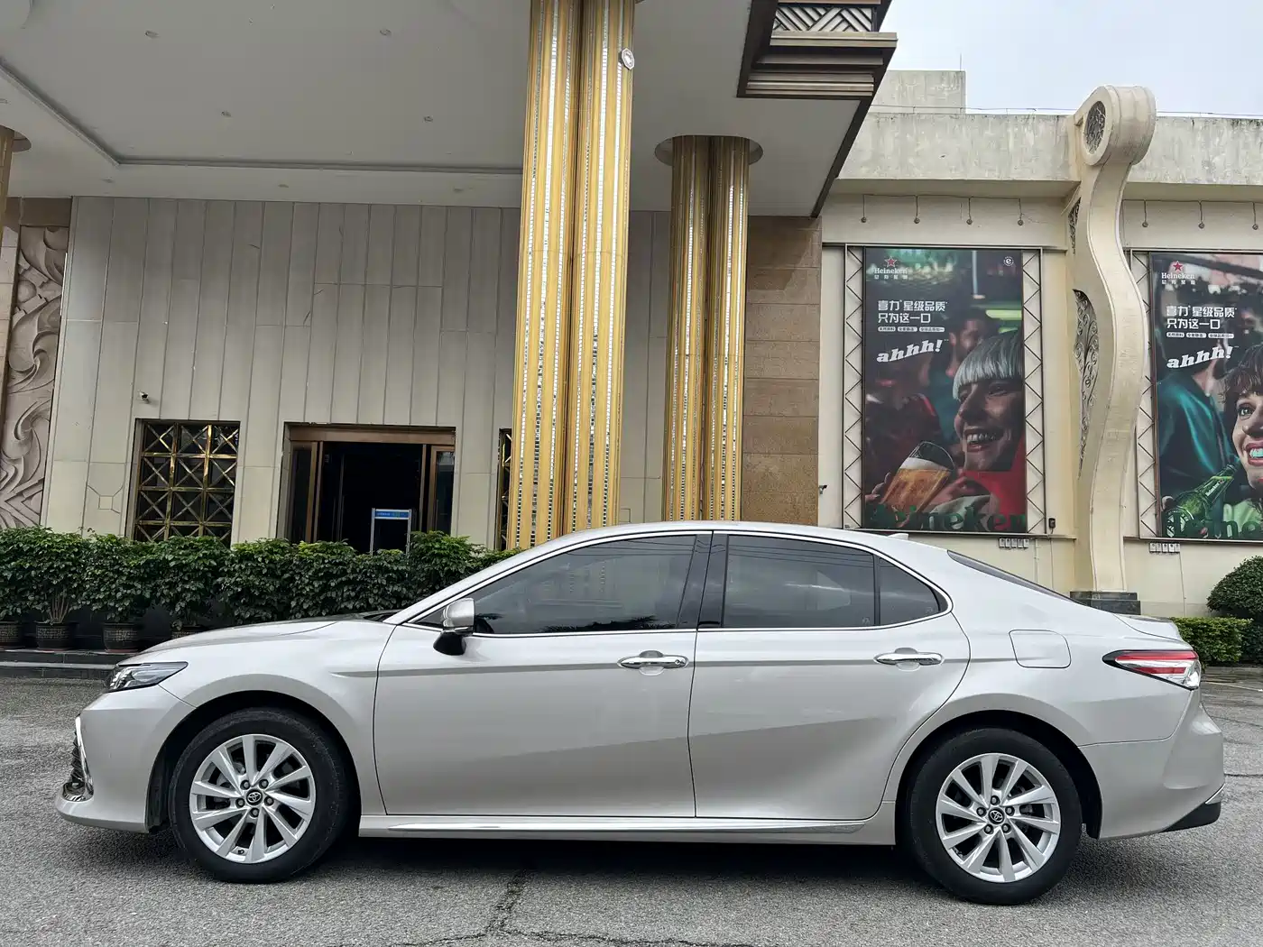 Toyota Camry 2023 2.0G Luxury Edition фото 12