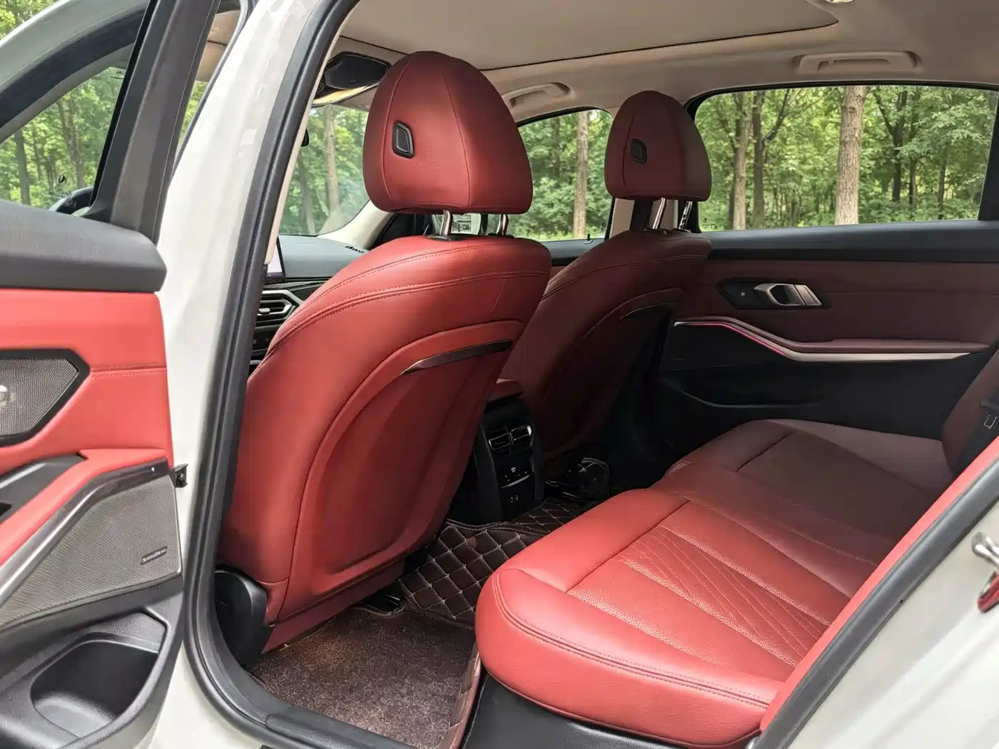 BMW 3 Series 2024 325Li M Sport Shadowline Package фото 6