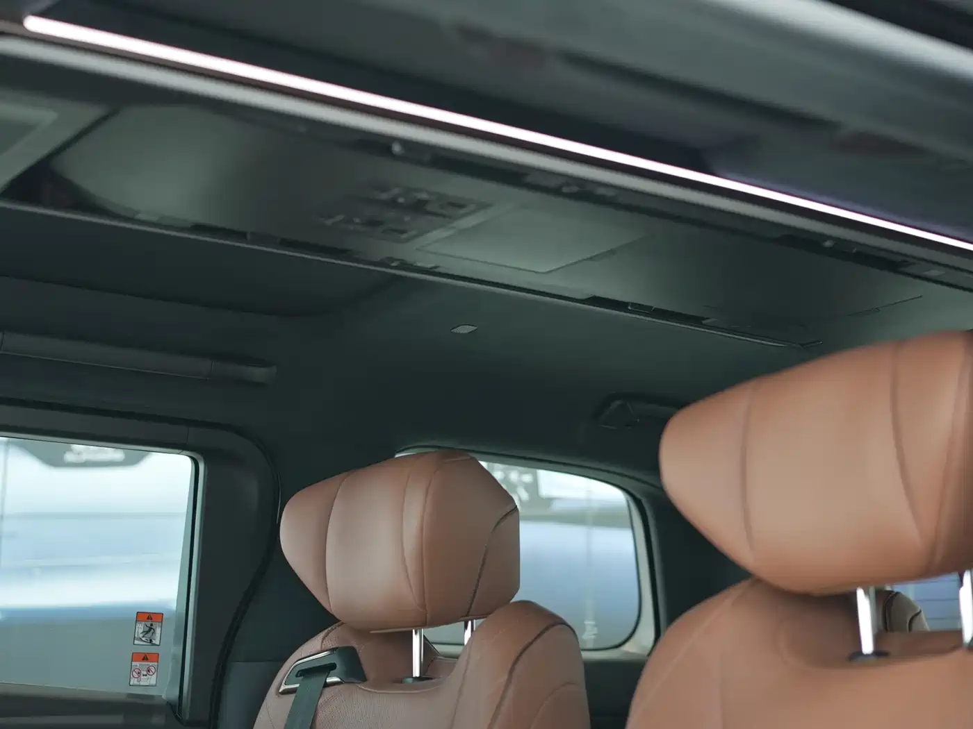 Toyota Alphard 2025 Hybrid 2.5L Ultimate Gold Edition фото 9
