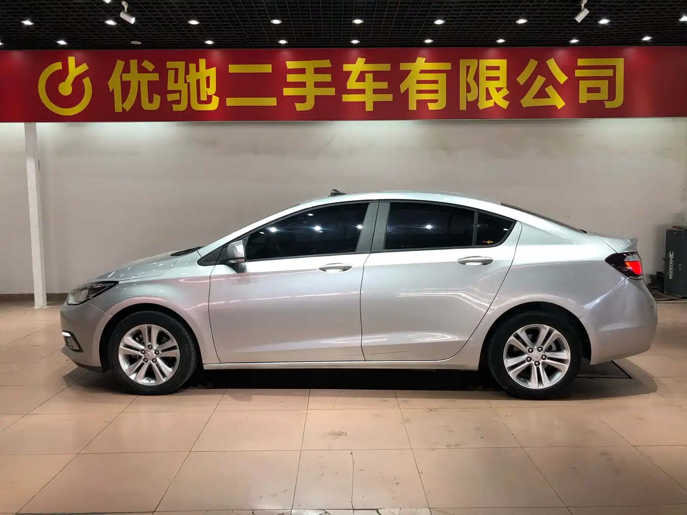 Chevrolet Cruze 2015 1.5L Automatic Luxury Edition фото 29
