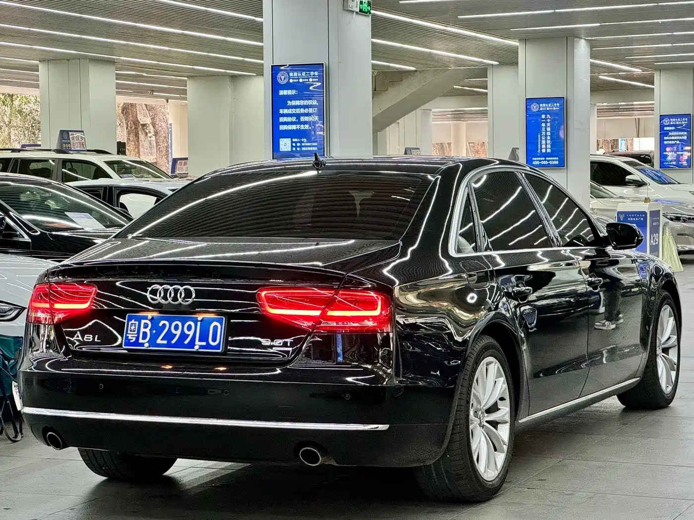 Audi A8 2011 A8L 3.0 TFSI quattro Luxury (245kW) фото 13