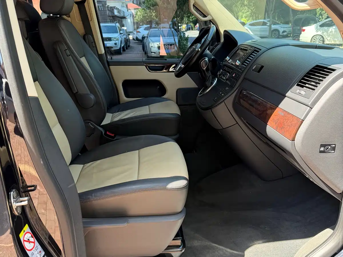 Volkswagen Multivan 2012 2.0TSI 4WD Premium фото 10