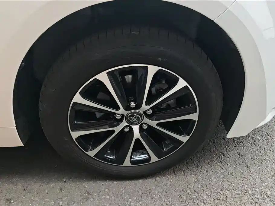 Toyota Levin 2024 185T CVT Luxury Edition фото 6