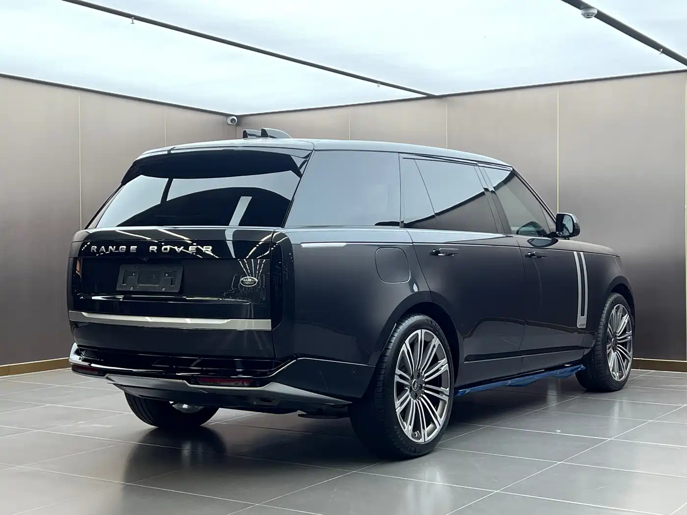 Land Rover Range Rover 2023 3.0 L6 400PS Exemplary Long Wheelbase фото 15
