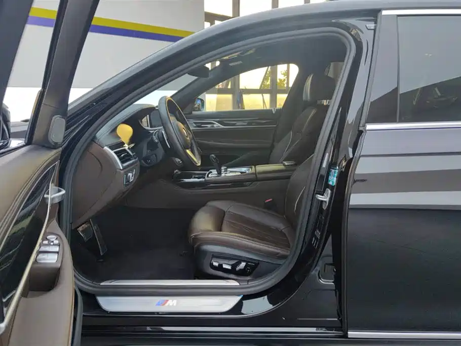BMW 7 Series 2019 Facelift 730Li M Sport Package фото 9
