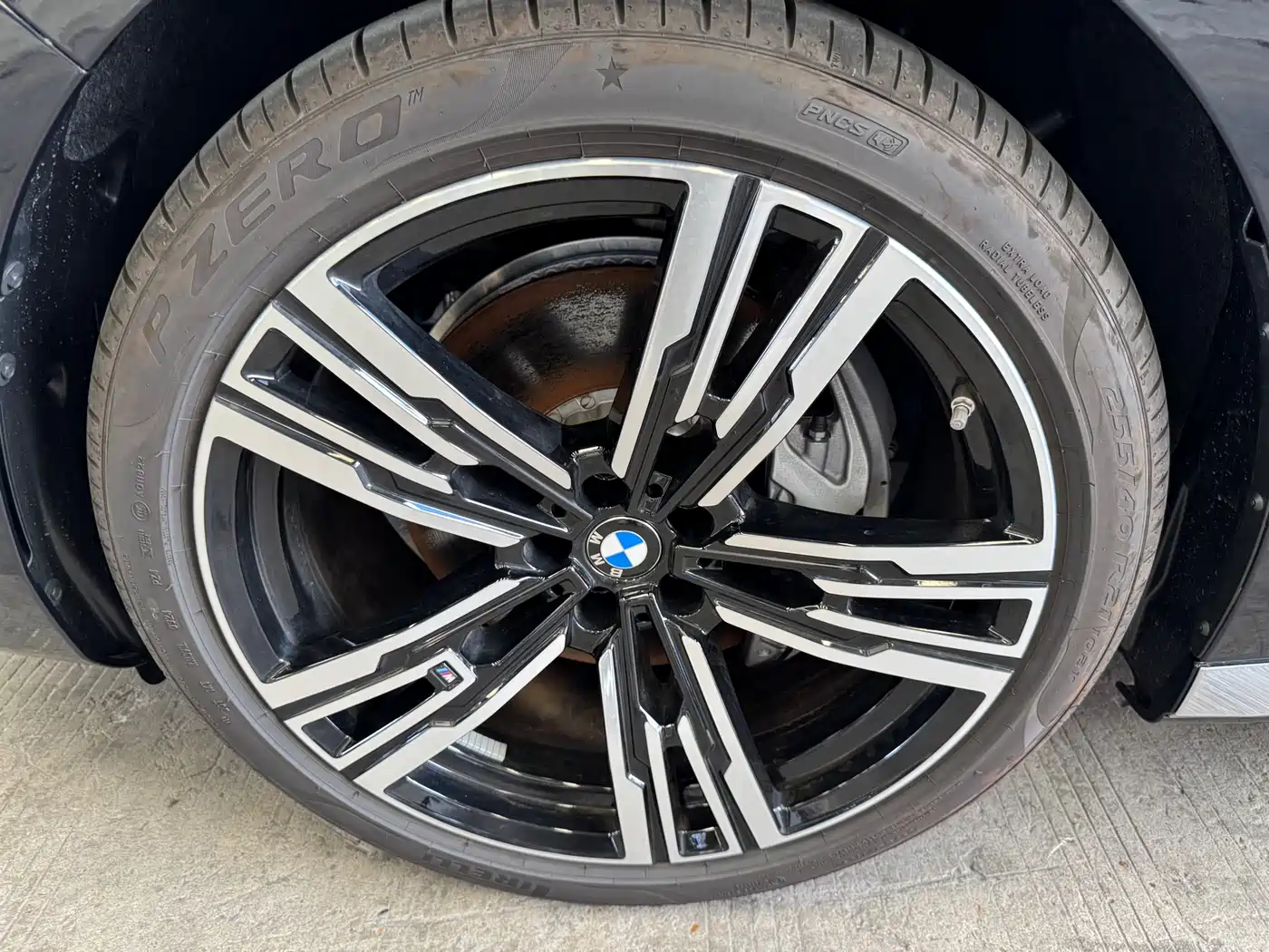 BMW 7 Series 2023 Model 740Li Leading M Sport Package фото 6