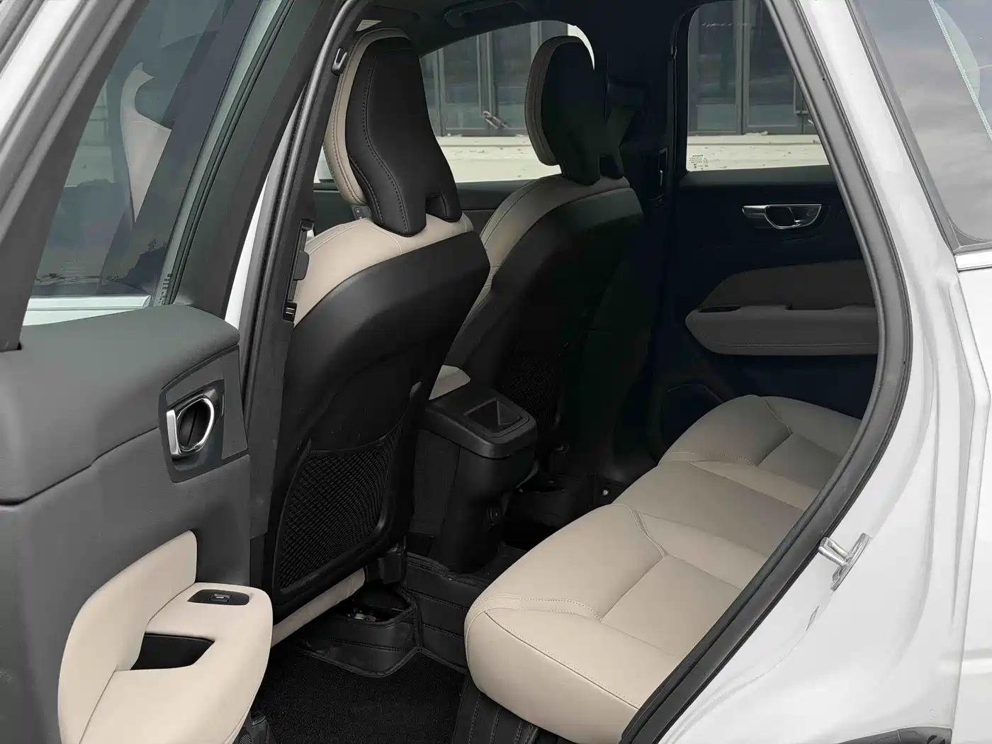 Volvo XC60 2025 2026 Model B5 AWD Smart Elite Luxury