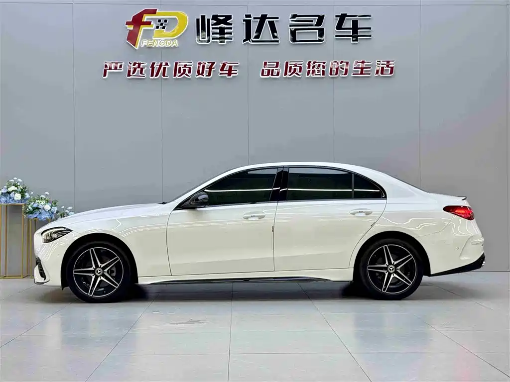 Mercedes-Benz C-Class 2024 Second Facelift C 260 L Night Edition Sport фото 2