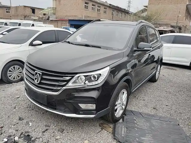 Baojun Baojun 560 2017 1.5T Manual Comfort 7-seater