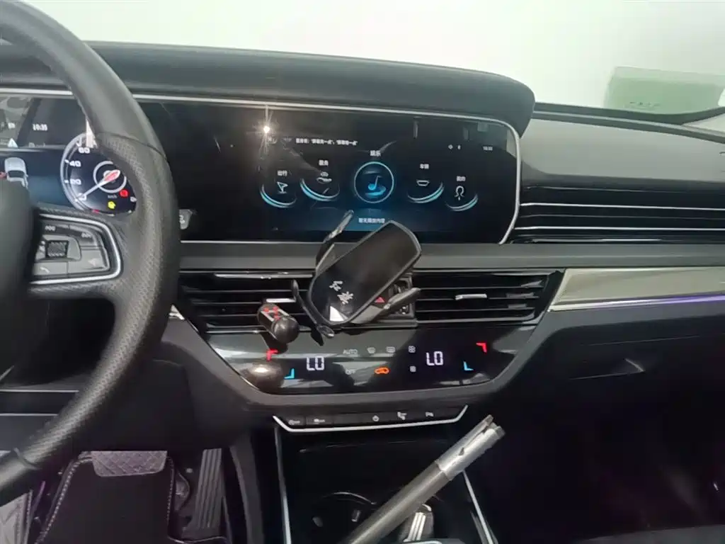 Hongqi HS5 2022 Facelift 2.0T Smart Flag Enjoyment Edition фото 13