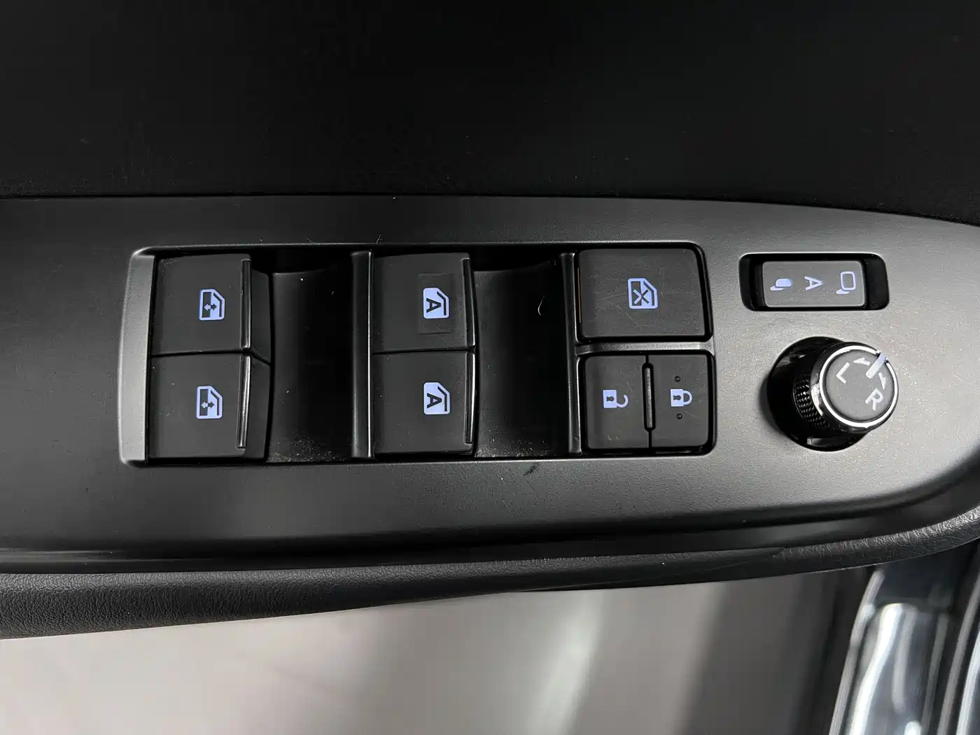 Toyota Highlander 2018 2.0T 4WD Premium 7-seater China VI фото 33