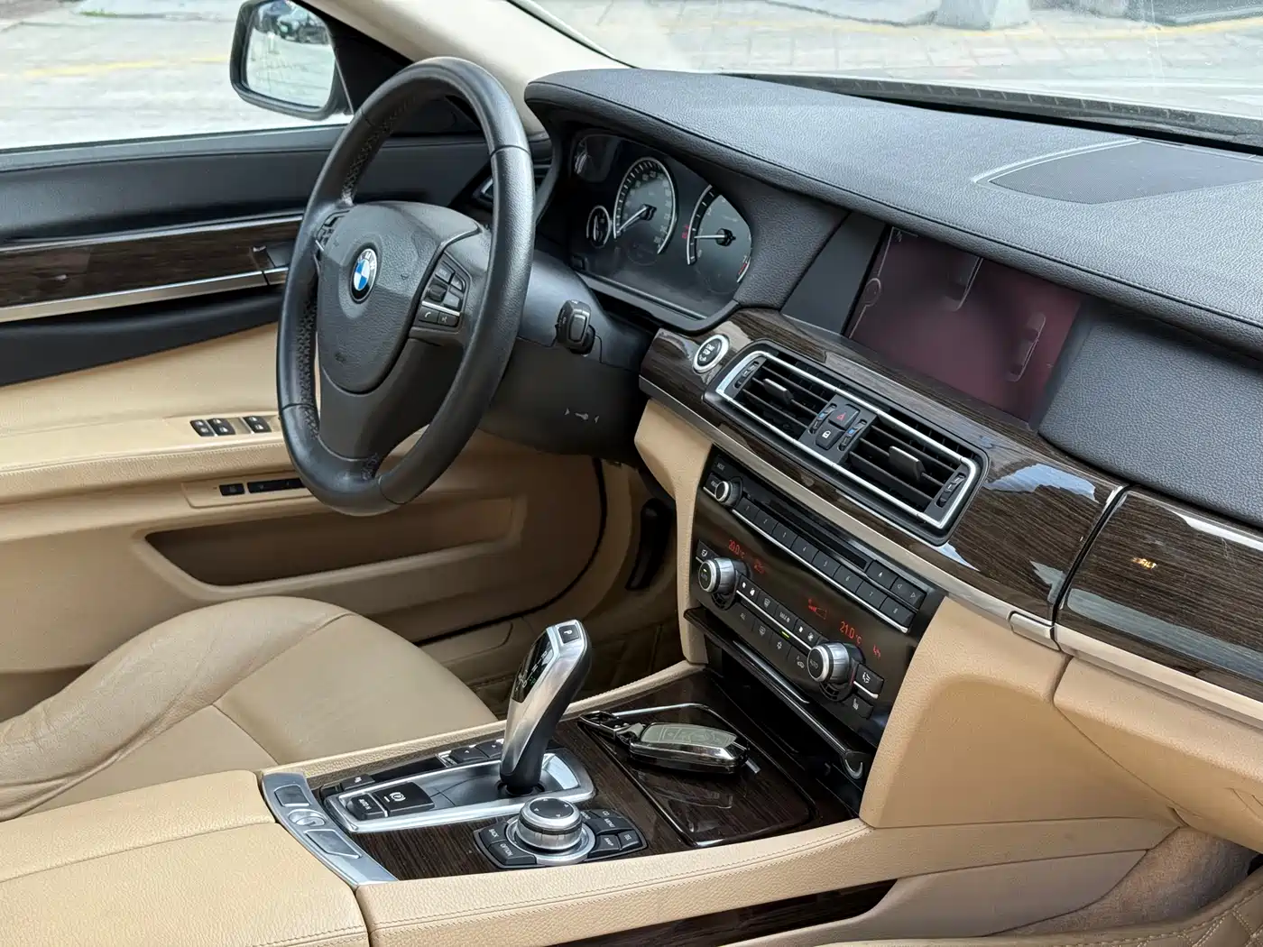 BMW 7 Series 2011 730Li Elegance фото 25