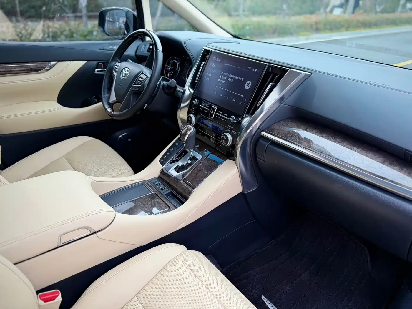 Toyota Alphard 2021 Hybrid 2.5L Premium фото 15