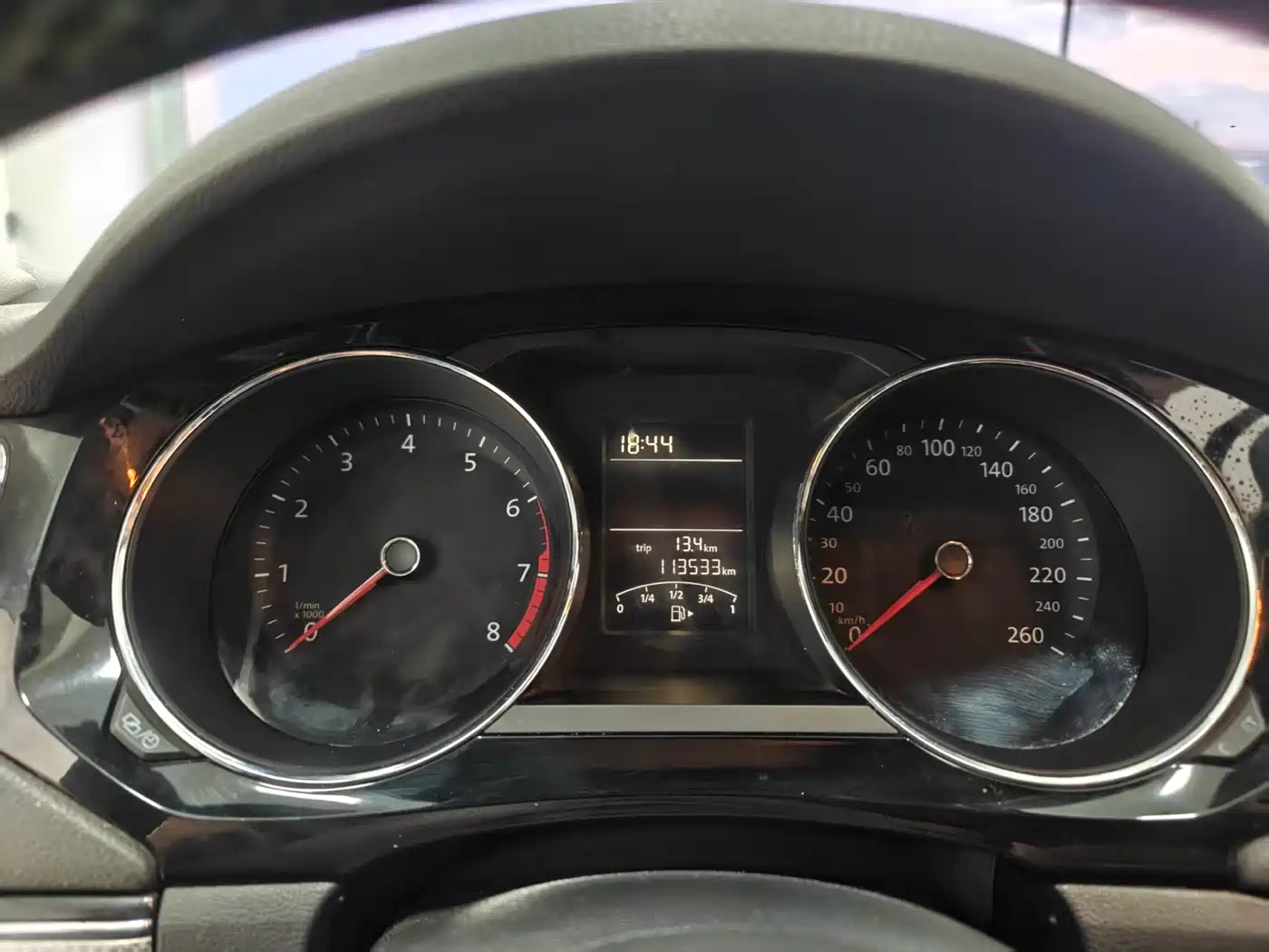 Volkswagen Sagitar 2015 1.6L Automatic Comfort фото 7