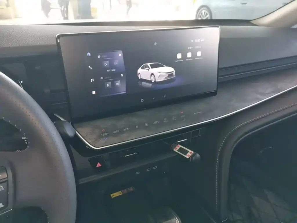 Photo 13 - Toyota Camry