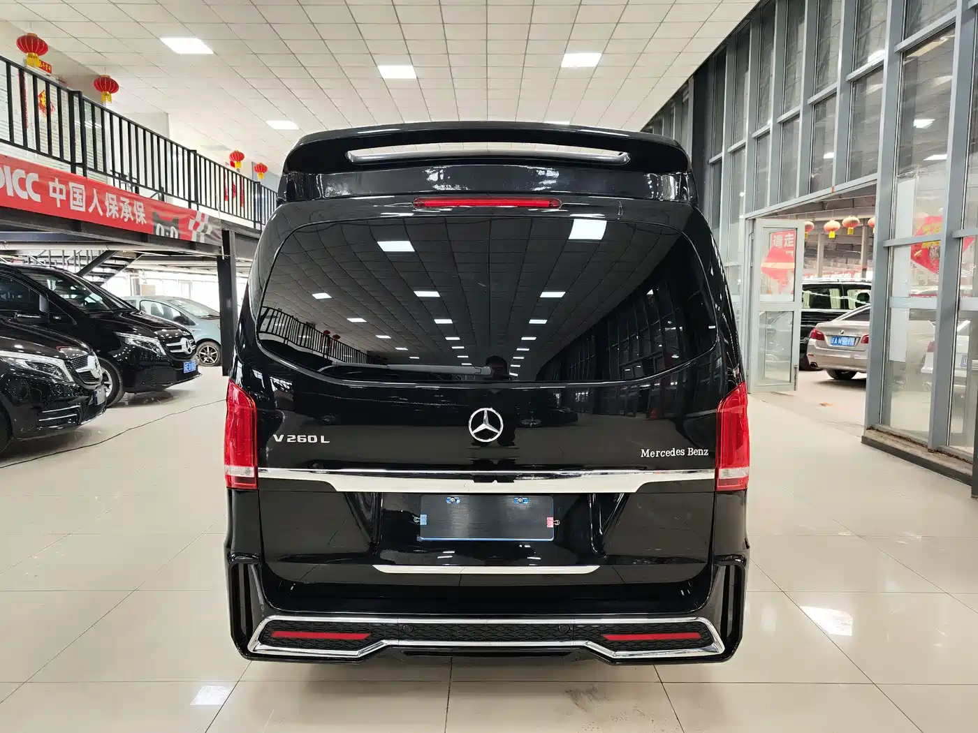 Mercedes-Benz V-Class 2018 V 260 L Premium Long Wheelbase Edition China VI фото 43