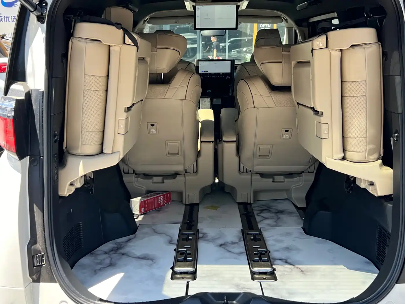 Toyota Alphard 2024 Hybrid 2.5L Ultimate Enjoyment Edition фото 15