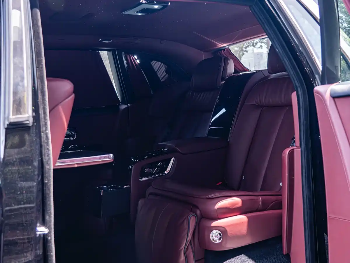 Фото 13 - Rolls-Royce Phantom