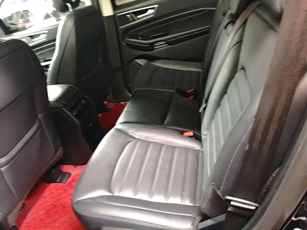 Фото 17 - Ford Edge
