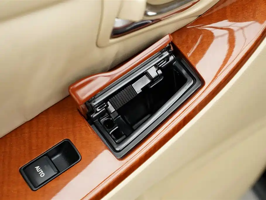 Toyota Crown 2007 3.0L Royal Saloon G VIP фото 11