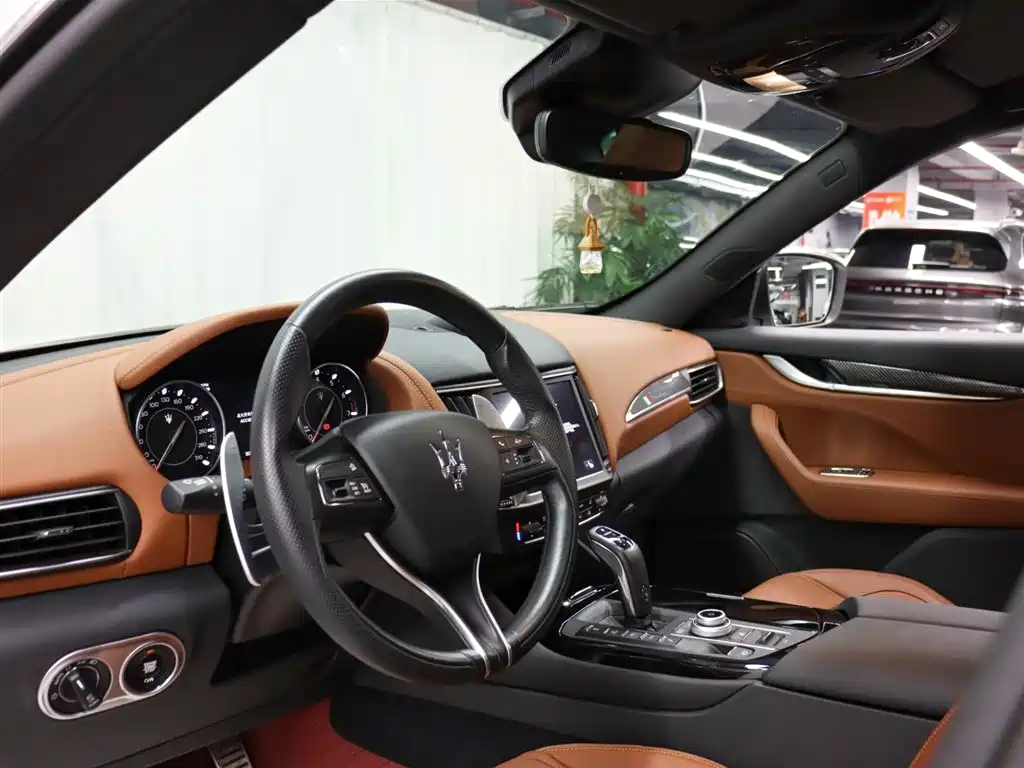 Maserati Levante 2023 3.0T Modena фото 9