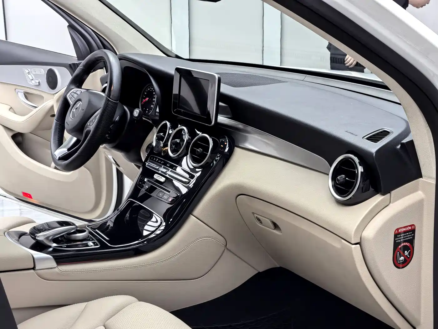 Mercedes-Benz GLC 2018 Facelift GLC 300 4MATIC Dynamic фото 5