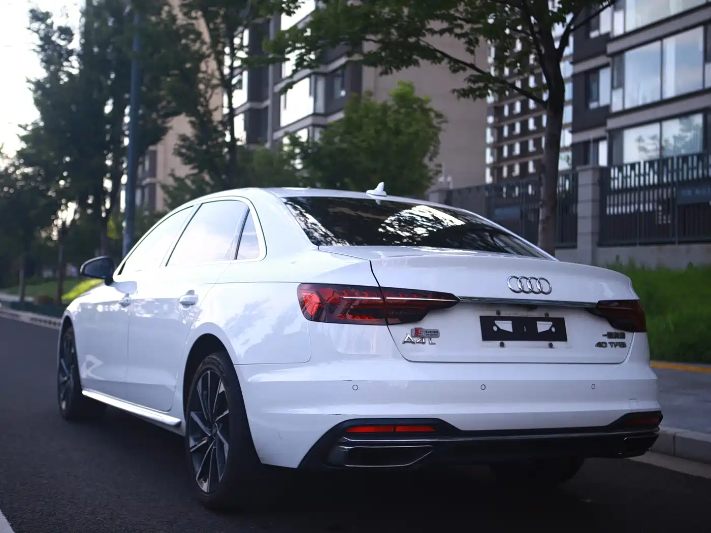 Фото 5 - Audi A4L