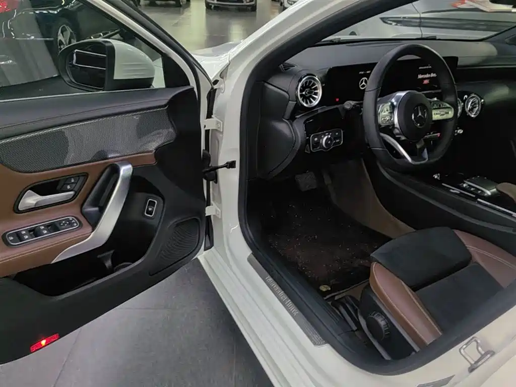 Mercedes-Benz A-Class 2022 Facelift II A 200 L Sport Sedan Fashion фото 16