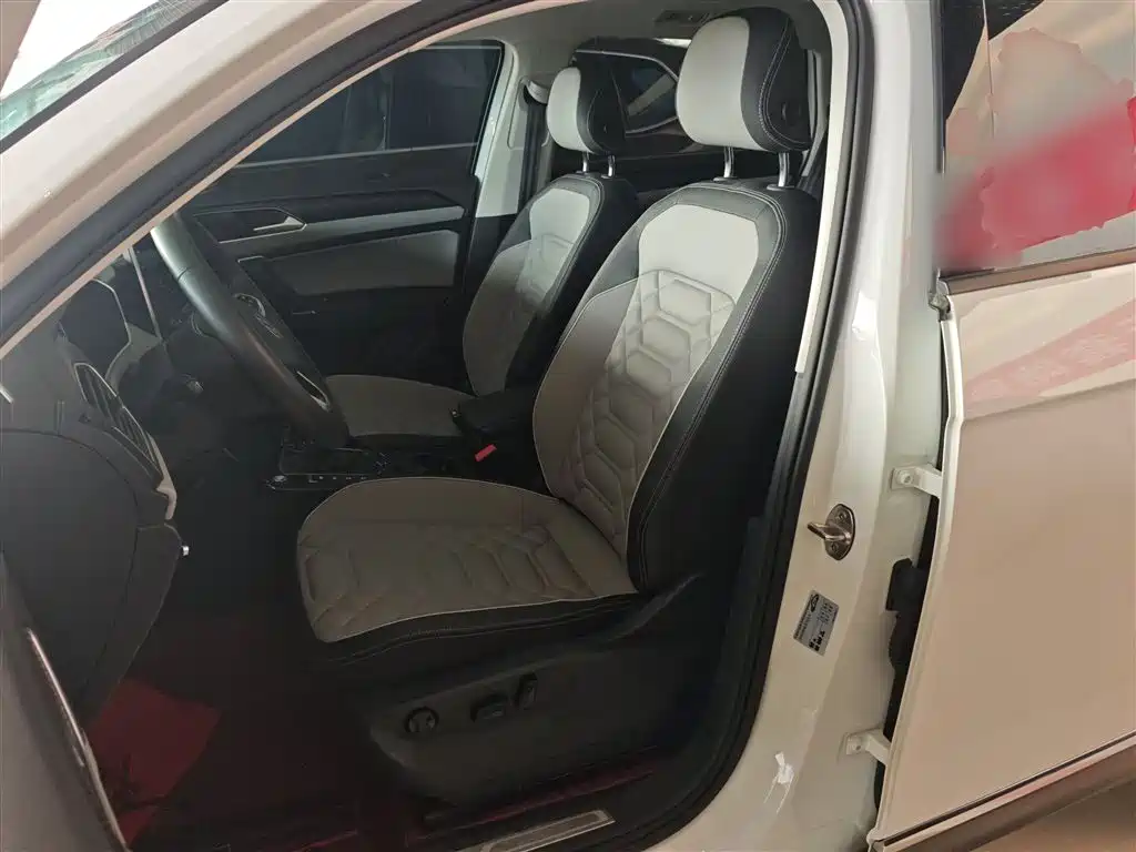 Volkswagen Tayron 2023 300TSI 2WD Luxury Plus Advanced Edition фото 11