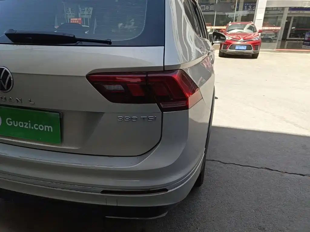 Volkswagen Tiguan L 2021 330TSI Automatic 2WD R-Line Premium фото 7