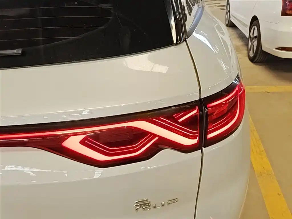 BYD Yuan UP 2024 401KM Leading Edition фото 8