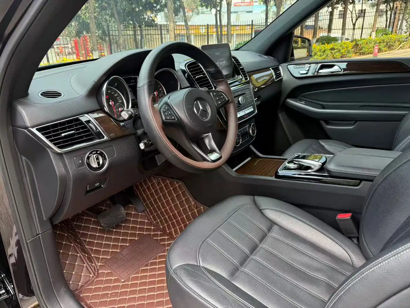 Mercedes-Benz GLS 2018 Facelift GLS 400 4MATIC Sport фото 27