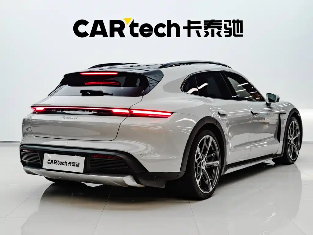 Фото 7 - Porsche Taycan
