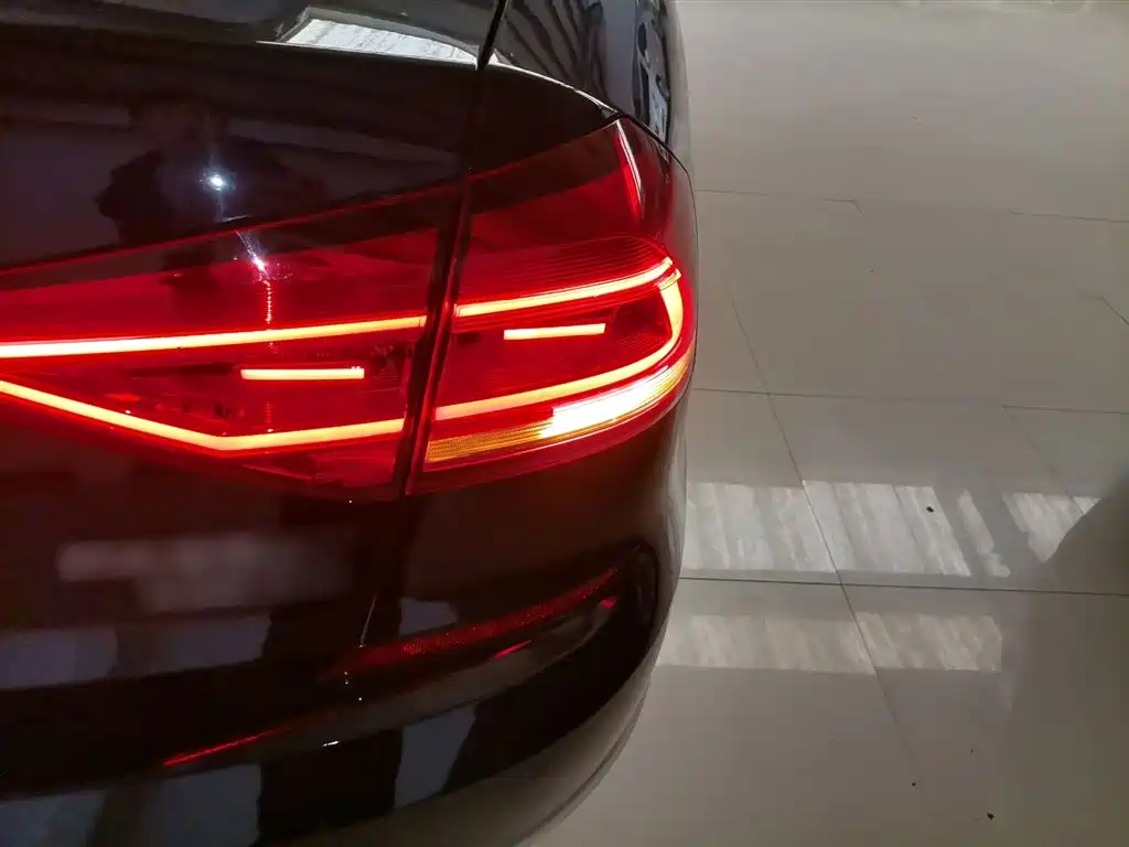 Volkswagen Passat 2017 330TSI DSG Prestige фото 23