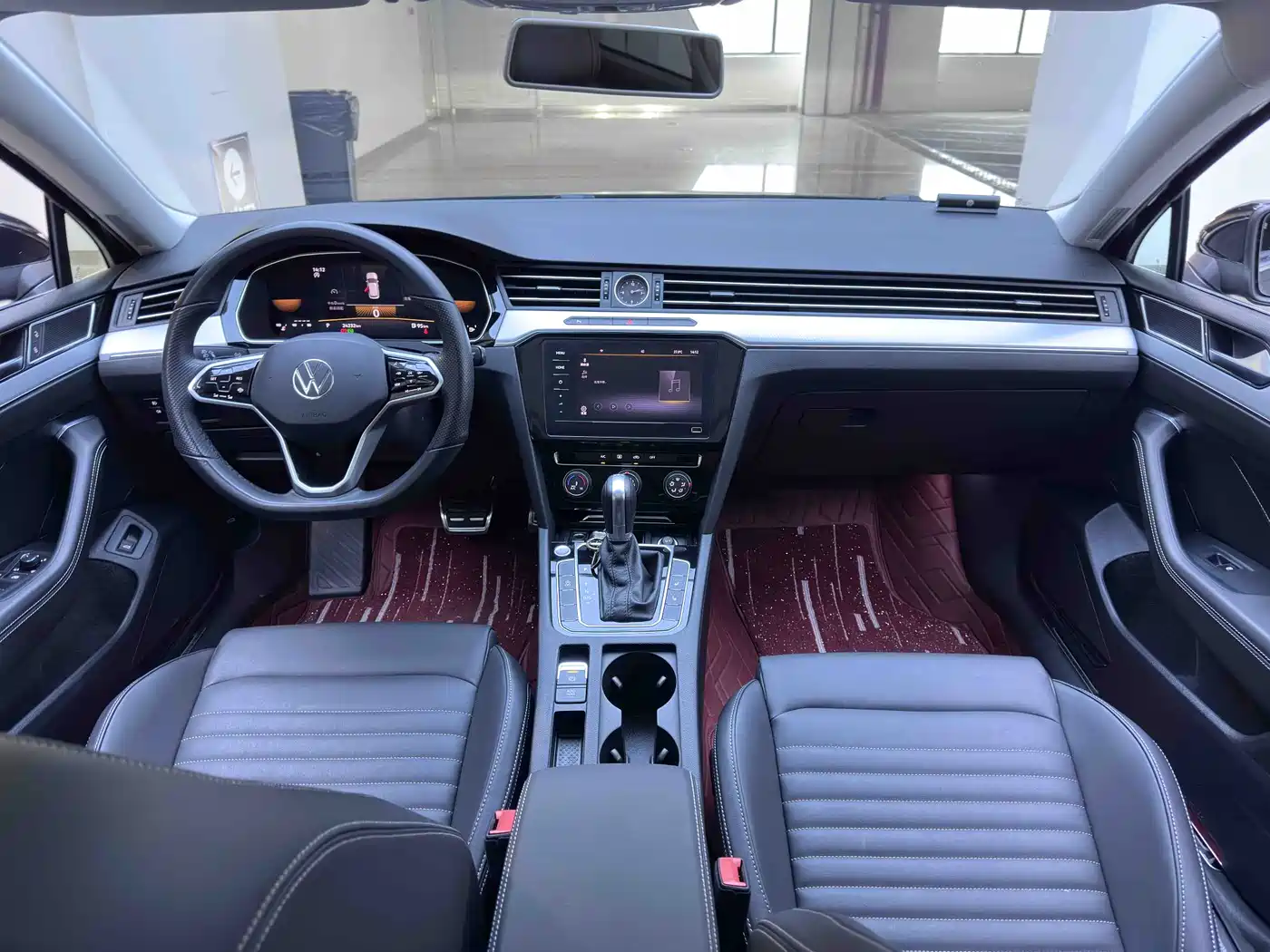Volkswagen Magotan 2023 2 Million Units Commemorative Edition 280TSI DSG Comfort фото 17
