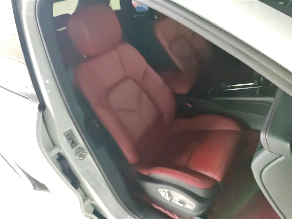Porsche Macan 2022 Macan 2.0T фото 25