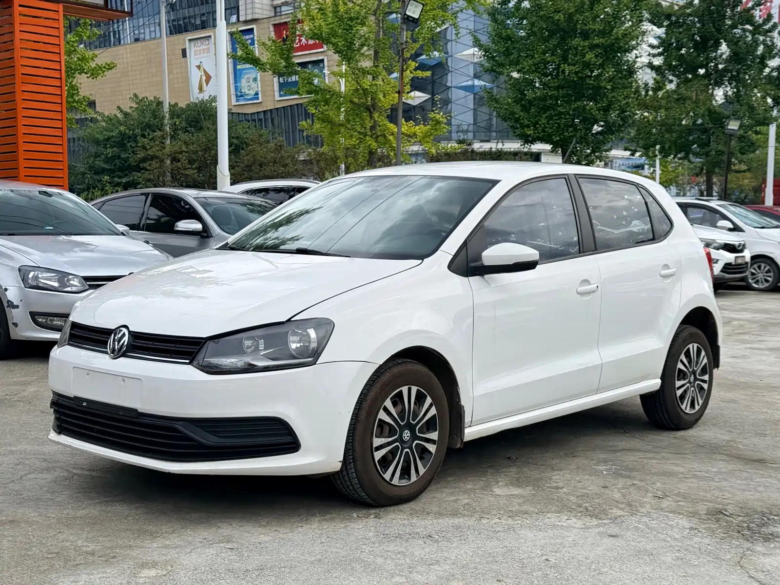 Фото 1 - Volkswagen Polo