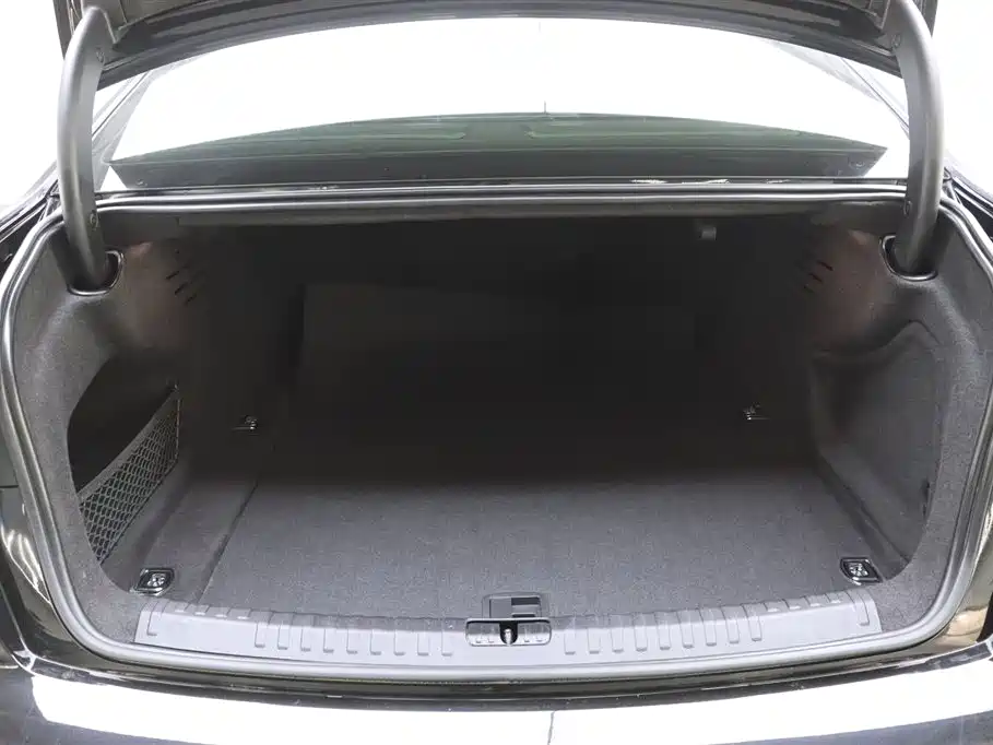 Audi A6L 2023 45 TFSI Premium Selection Dynamic фото 31